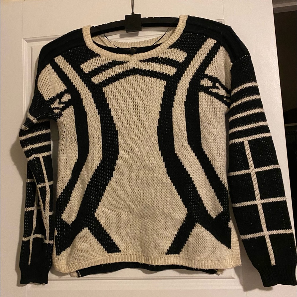 Size small Y.A.S Dare Knit Pullover